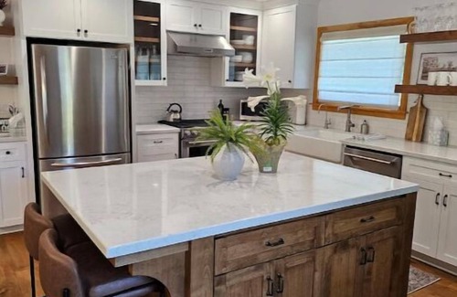 Atascadero House | Quiet 3-bedroom house in Atascadero 'Wine Country' with WiFi, AC, Jacuzzi