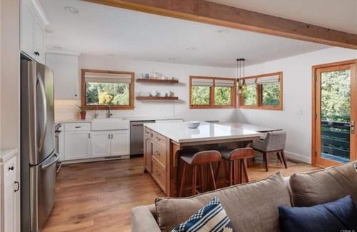Atascadero House | Quiet 3-bedroom house in Atascadero 'Wine Country' with WiFi, AC, Jacuzzi