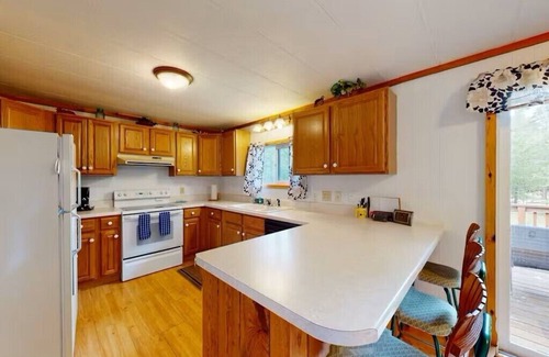 Arbor Vitae House | Quiet 3-bedroom house with AC, WiFi in Woodruff available for mid-term rentals