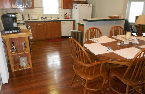 Harkers Island House | Quiet 3 bedroom, 2 Bath Home located within 1/2 mile of ferry to Cape Lookout