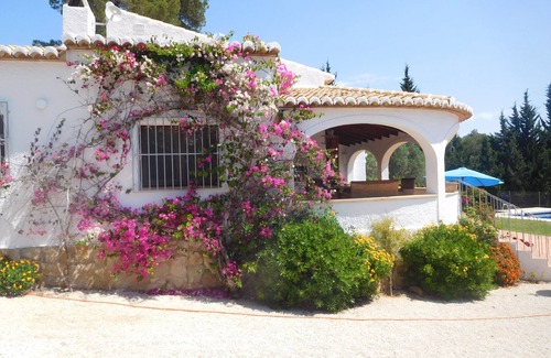 Urbanizacion La Mandarina Villa | Quiet 3-bedroom villa that sleeps 6, on a large plot, no direct neighbours