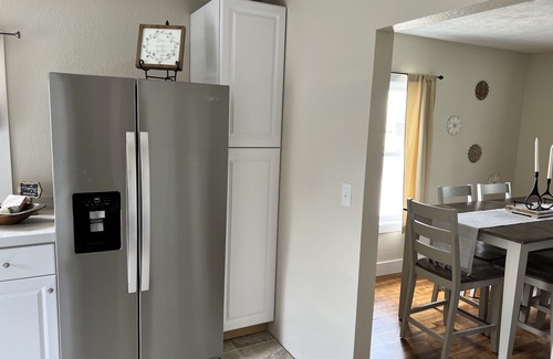 Acme House | Quiet 3 bedroom, walking distance to Grand Traverse Bay