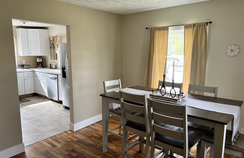 Acme House | Quiet 3 bedroom, walking distance to Grand Traverse Bay