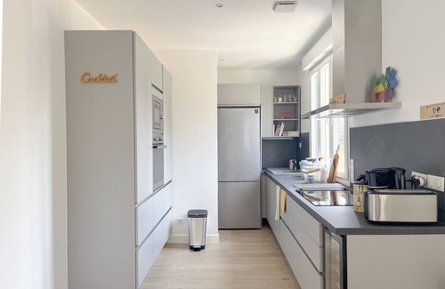 Le Plateau House | Quiet 80m² house/loft with garden and private parking, close to Paris and Disney