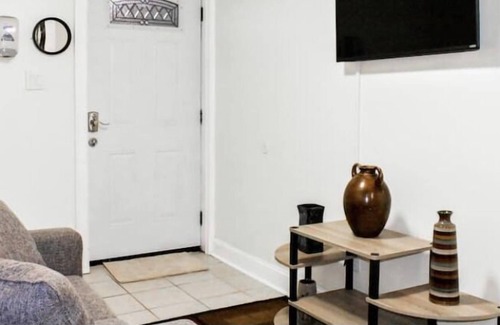 Fort Valley Apartment | Quiet and clean 2 BD home all yours!!(Green St A)