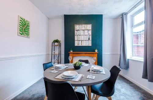 Latchford Apartment | Quiet and Comfortable Home