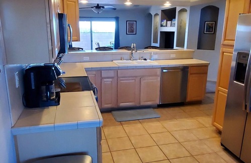 Sunridge Estates House | Quiet and Spacious 4-br home - Safe Neighborhood - SNOWBIRDS WELCOME