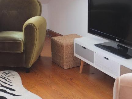 Santo Amaro Apartment | Quiet and Sunny central Lisbon apartment