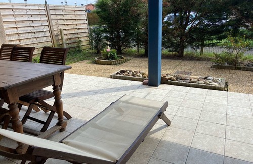 Saint-Paul-les-Dax Apartment | Quiet apartment with pool 5 minutes from the lake