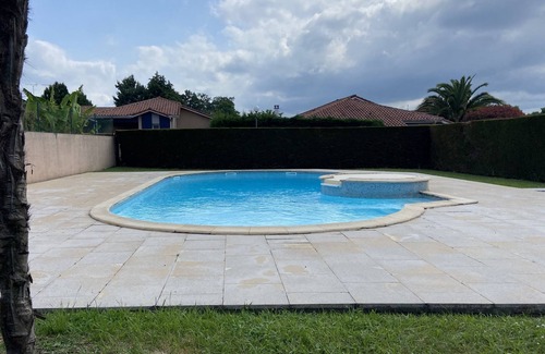 Saint-Paul-les-Dax Apartment | Quiet apartment with pool 5 minutes from the lake