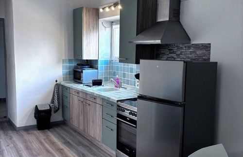 Peymeinade Apartment | Quiet apartment between sea and lake