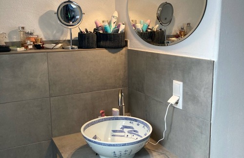 Ney Apartment | Quiet apartment for humans and animals Fantastic location