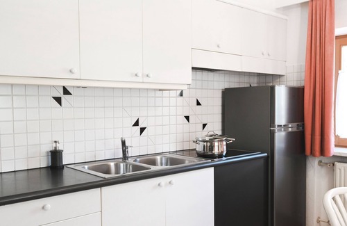 Albions Condo | Quiet apartment with free parking