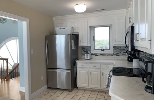 Pine Knoll Shores House | Quiet Beachfront Location, Great separate living areas for families