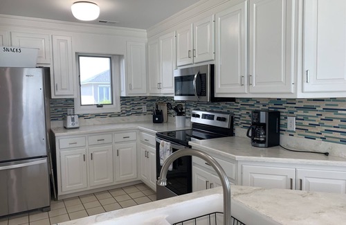Pine Knoll Shores House | Quiet Beachfront Location, Great separate living areas for families