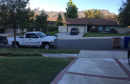 Thousand Oaks House | Quiet bedroom in house with couch and desk Thousand Oaks