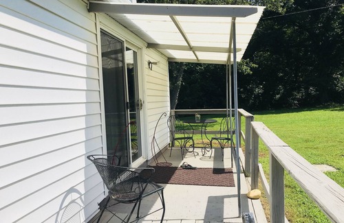 Esmont Cottage | Quiet Blue Ridge Mountain Cottage