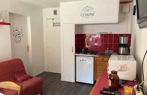 Esquieze-Sere Apartment | Quiet, bright apartment 250m from the town center!