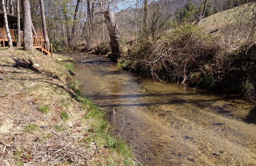Hendersonville Cabin | Quiet But Perfectly Located For Anything You Want To Do.