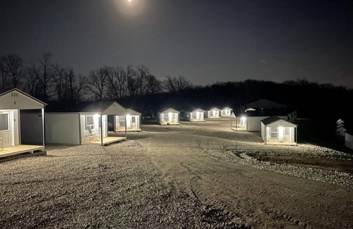 Rocky Mount Cabin | Quiet Cabin-Lake of the Ozarks, Perfect get away