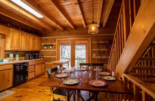 Blowing Rock Cabin | Quiet Cabin Retreat near Blue Ridge Mountains
