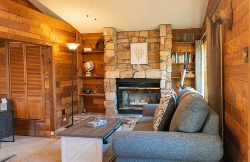 Climax Springs House | Quiet Cabin with Relaxing views in Climax Springs