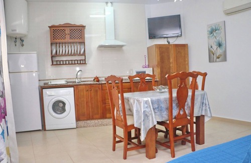 Conil de la Frontera City Center Apartment | Quiet central apartment for 3 people