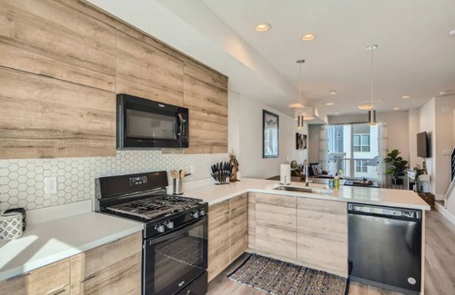 Berkley House | Quiet centrally located Denver hub w/free parking