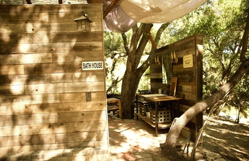 Fernwood House | Quiet & Charming Creekside Trailers
