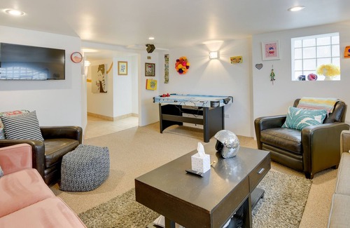 Belmont Cragin Apartment | Quiet Chicago Vacation Rental: 11 Mi to Downtown!