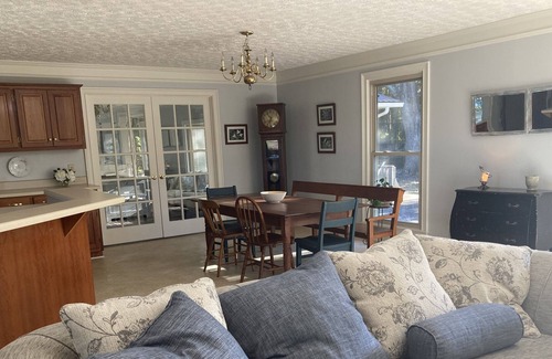 Bogart House | Quiet, Clean Getaway