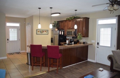 Jefferson City House | Quiet, Clean & Secure 5bd/5ba Skinny House, Every Room Has a Private Bathroom!