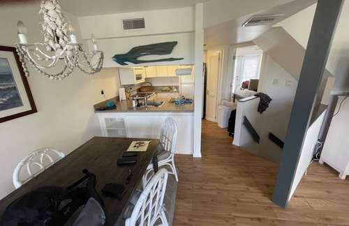 Safety Harbor Club House | Quiet, clean townhouse. Relaxing winner. Harbor view, short Gulf walk…