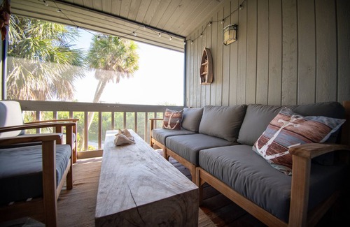 Safety Harbor Club House | Quiet, clean townhouse. Relaxing winner. Harbor view, short Gulf walk…
