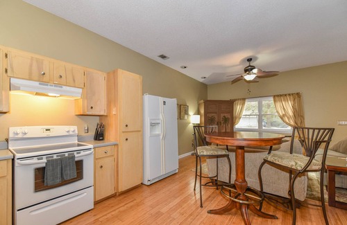 Richmond Hill House | Quiet Coastal Home in Ft McAllister + Pet Friendly