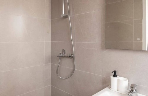 Le Pre-Saint-Gervais Apartment | Quiet, comfortable studio Paris 19