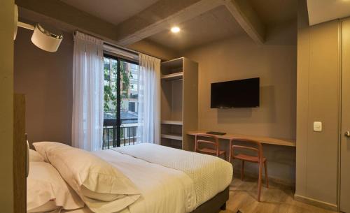 Financial District Apartment | Quiet Comfort with City Access in Chapinero Stay