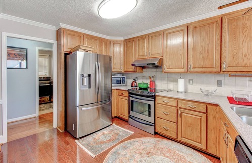 Conyers House | Quiet, Comfortable, Charming, Safe, 2-bedroom house with WiFi, AC in Conyers