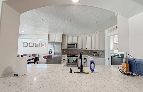 Taylorsville House | Quiet & Conveniently Located - 3 Bedrooms 2 Bathroom