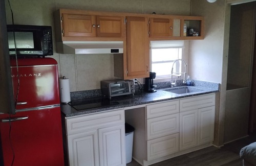 Fellowship Cottage | Quiet Cottage on a beautiful farm - 10 mins to WEC