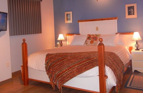Leamington House | Quiet country setting outside of Leamington. Close to Point Pelee National Park