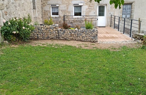Le Buisson House | Quiet country house