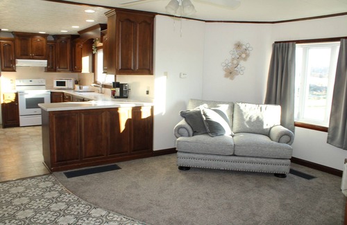 Waterloo House | Quiet Country Retreat - outdoor BBQ, 5 mi. From Del Lago Resort