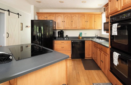 Big Creek House | Quiet Cove on the Quiet Side of the Lake