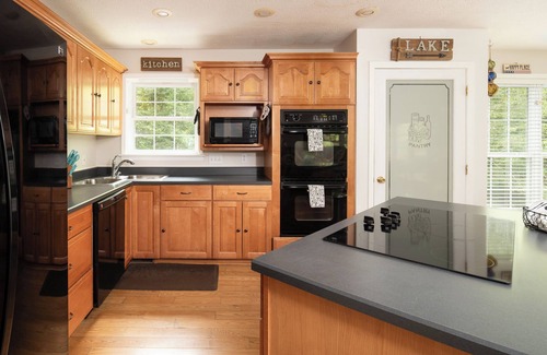 Big Creek House | Quiet Cove on the Quiet Side of the Lake