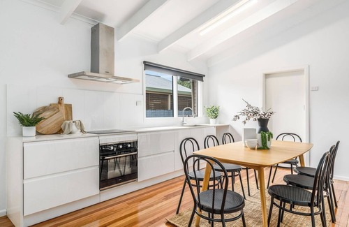 Bell Post Hill House | Quiet & Cozy 4 Bedroom Home