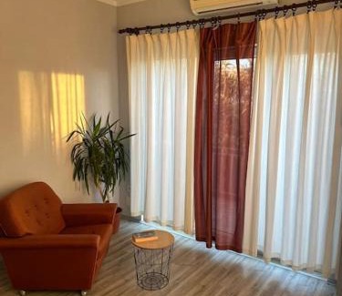 Kastel Sucurac Apartment | Quiet cozy apartment with pool