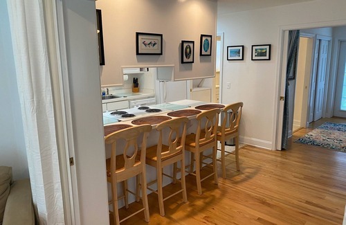 St. Marys Cottage | QUIET & COZY Coastal Cottage, walkable to St. Marys waterfront