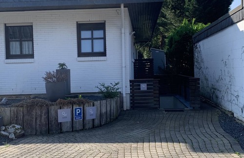 Langenfeld Apartment | Quiet & cozy double room + single bed in top location
