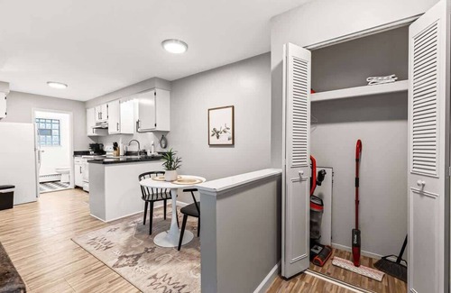 Mount Clemens Apartment | Quiet Cozy End Unit Near Mt. Clemens Downtown
